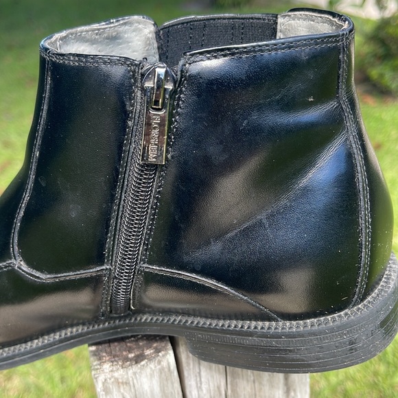 Florsheim Forum Zipper Chukka Boot. Black Leather ,Memory Foam .Rubber sole. - Picture 8 of 13